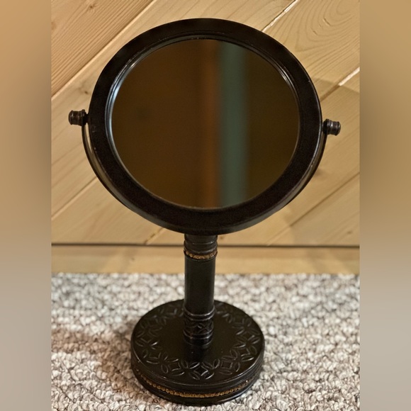 Bathroom countertop double sided magnification mirror. - Picture 4 of 8